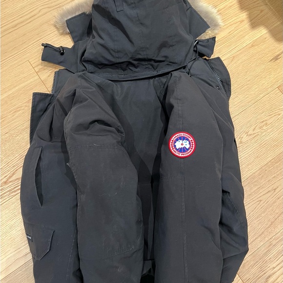 Men’s Canada Goose Bomber Jacket - Picture 6 of 6